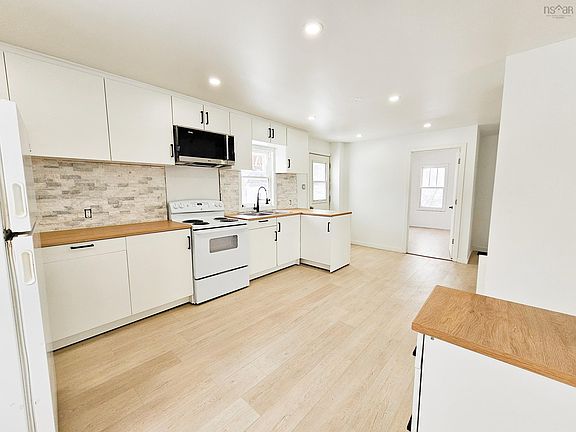 3rd image of 394 Pictou Rd