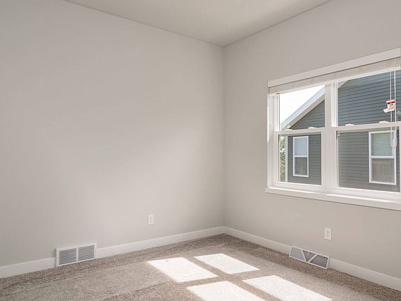 5th image of 9620 Tawny Acorn Dr