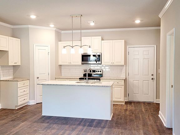 3rd image of 4391 Fulson Dr