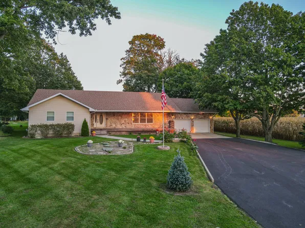 3121 Sportsman Club Rd, Bourbonnais, IL 60914