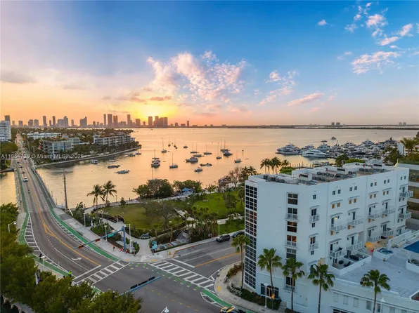 1701 Sunset Harbour Dr, Miami Beach, FL