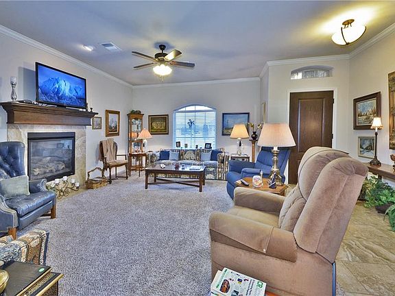 3rd image of 2228 Persimmon Dr