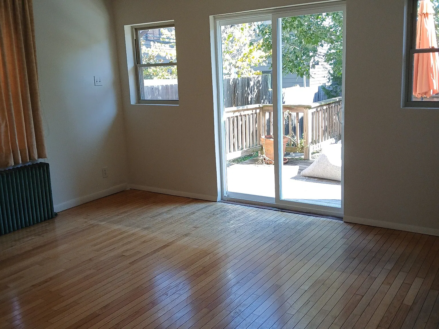 2 bed, 1200 sqft, $2,400 — Photo 4