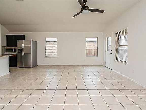 4th image of 2334 Julia Ln