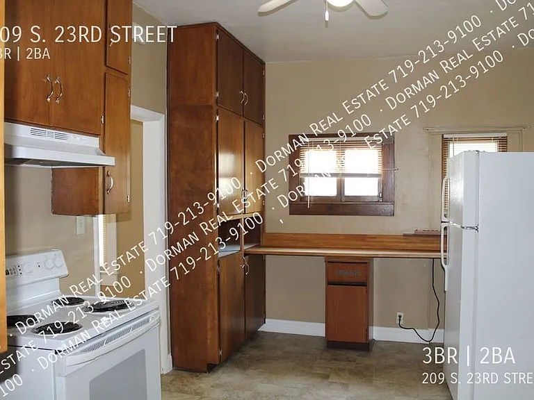 209 S 23rd St — Photo 6