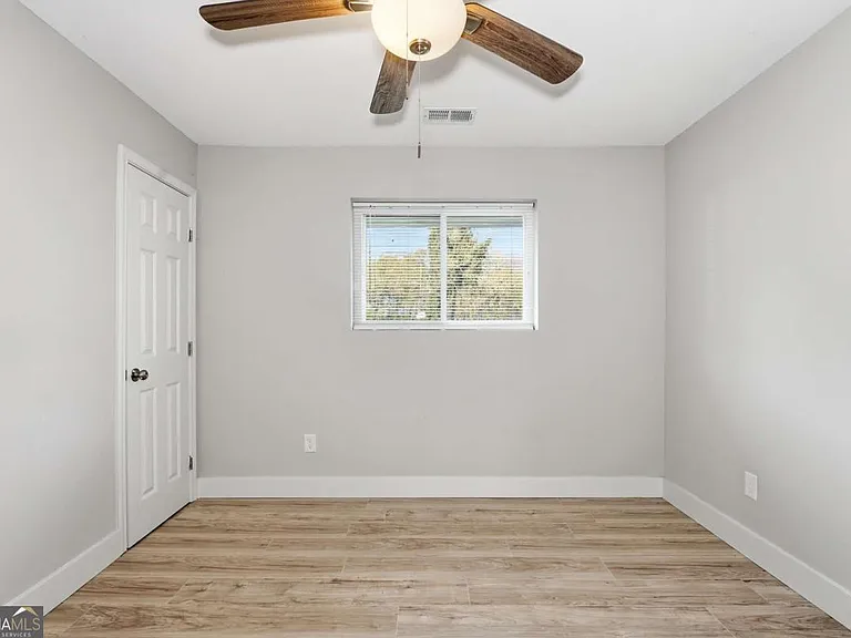1735 Carter Cir — Photo 15