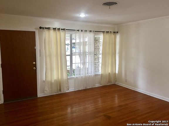3rd image of 323 Montfort Dr