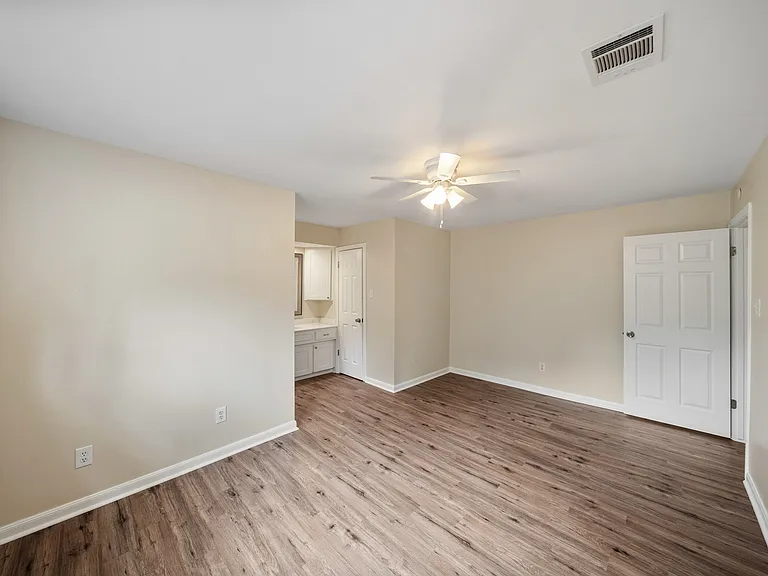 3419 Dovie Dr — Photo 17