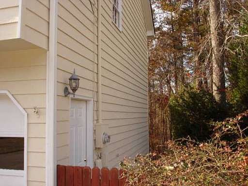 3rd image of 805 Mount Glen Ln