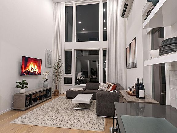 2nd image of 2616 E Yesler Way