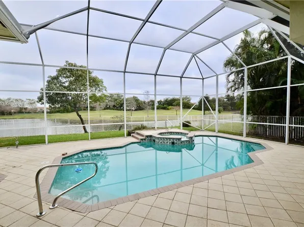 3840 E Lake Estate Dr, Davie, FL 33328