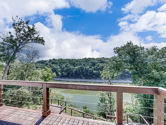 4th image of 3075 Waterworks Rd