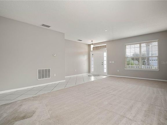 5th image of 726 Hacienda Cir