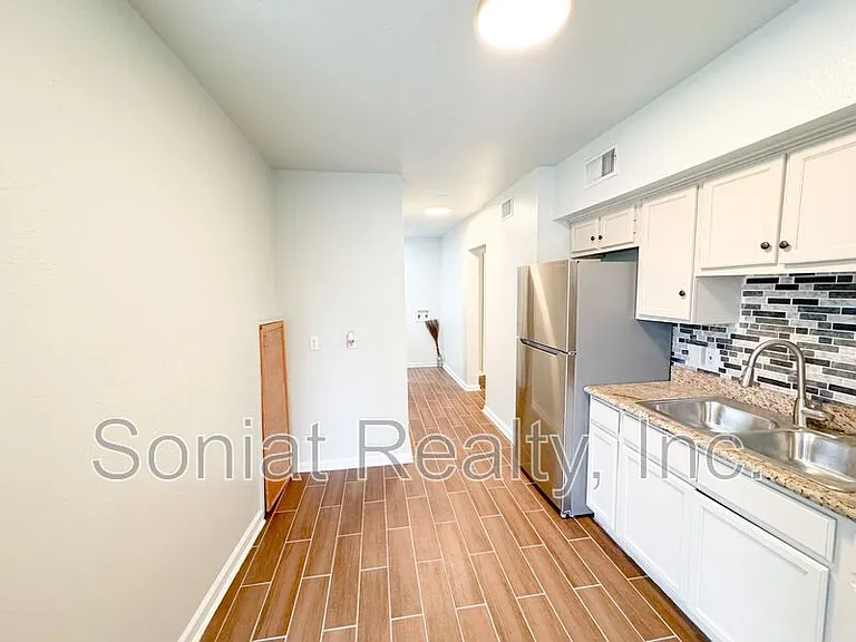 3433 Lasalle St — Photo 8