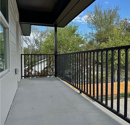 4th image of 102 Pecan Dr #A-b