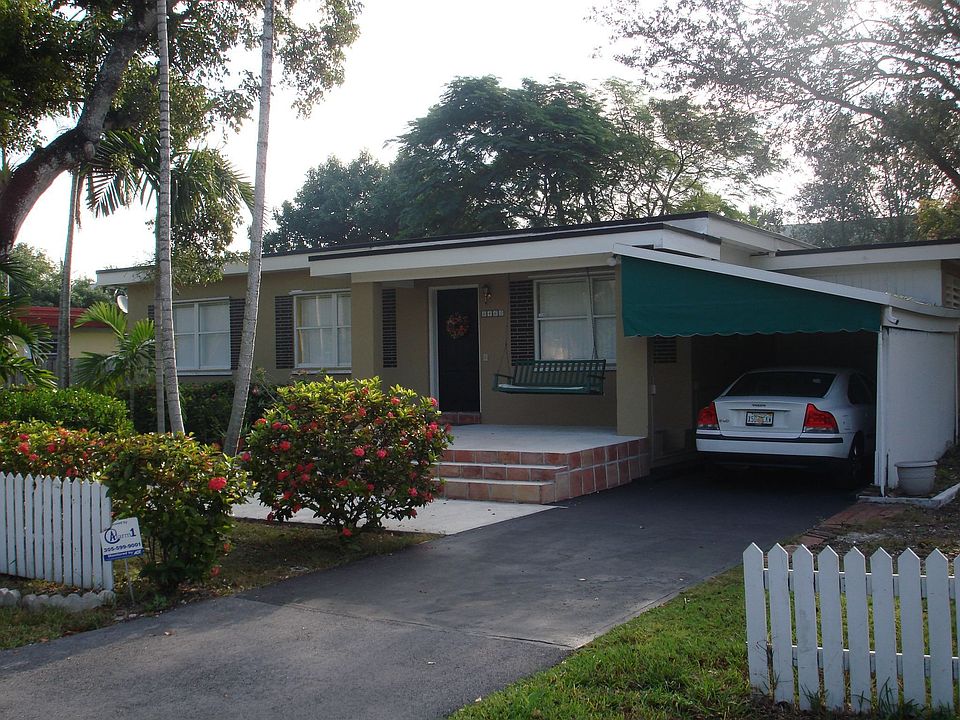 1st image of 6468 Manor Ln