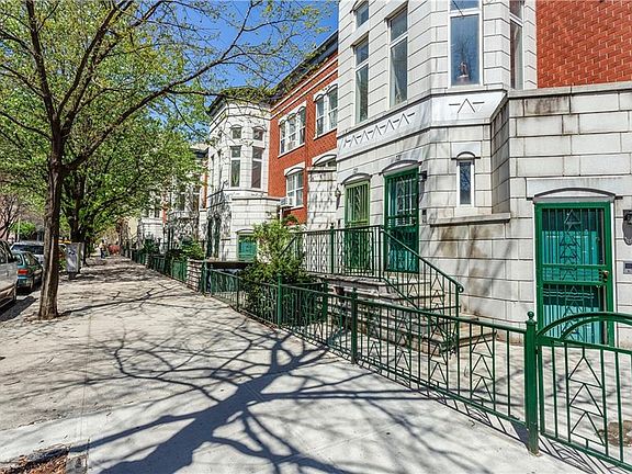 3rd image of 121 W 117th St