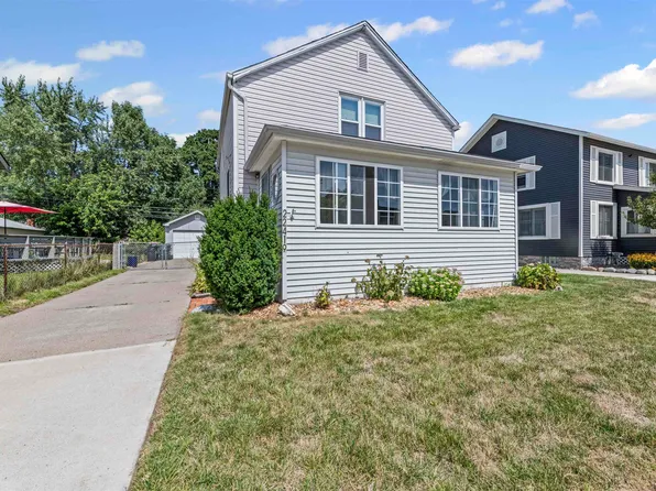 22419 Hanson Ct, Saint Clair Shores, MI 48080