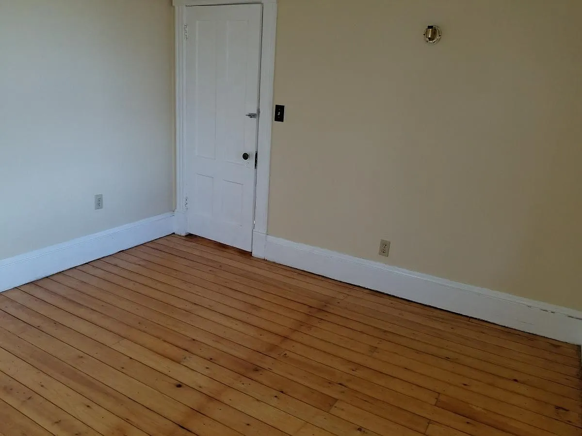 2 bed, 800 sqft, $1,600 — Photo 4