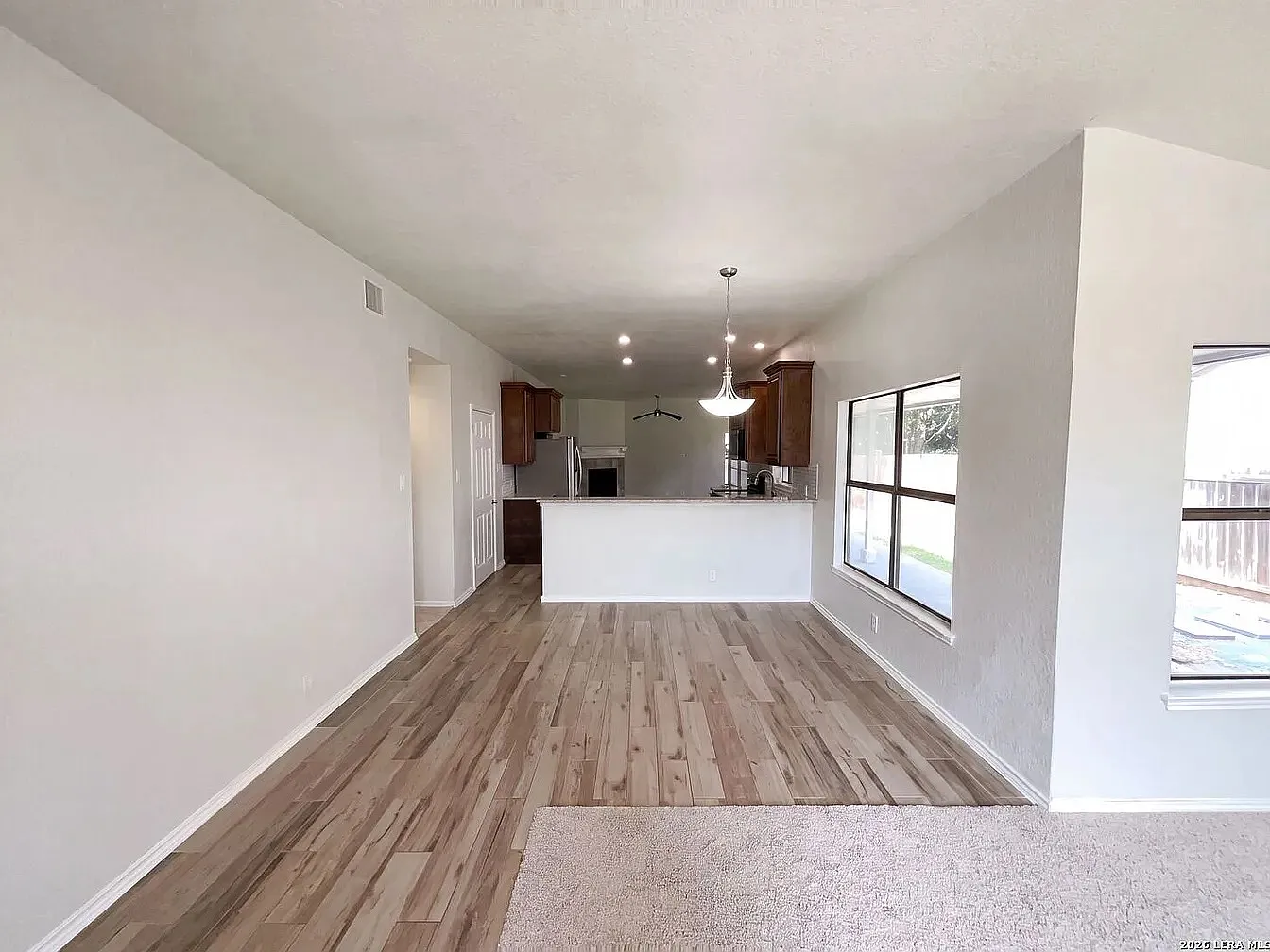 3 bed, 1678 sqft, $1,957 — Photo 1