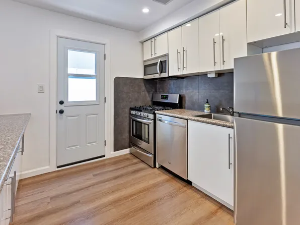 6858 Quinton Ln, Tujunga, CA 91042