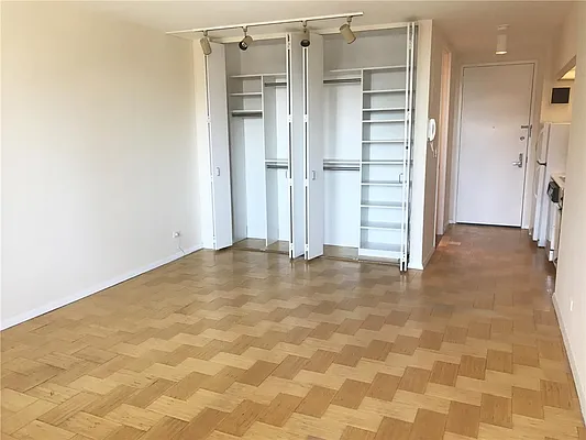 Rented by Engel & Völkers New York City | media 8