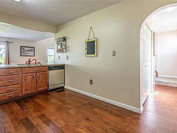 4th image of 777 Sunset Cir