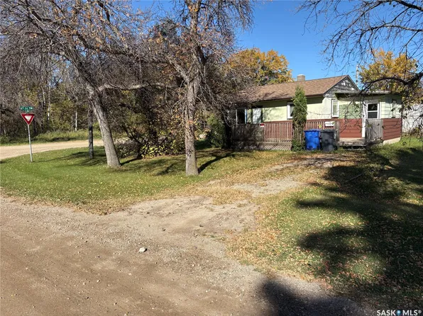 116 6th Avenue SW, Ituna, SK S0A 1N0