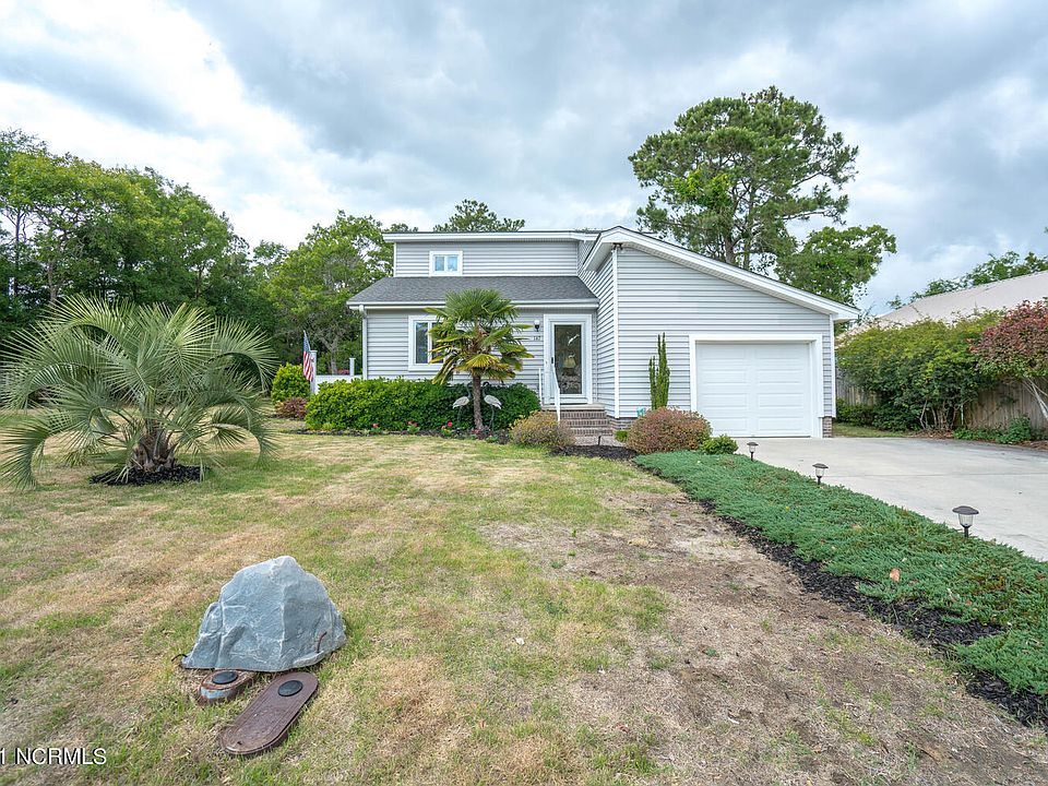 147 NE 10th St Oak  Island  NC  28465 MLS 100272613 Zillow