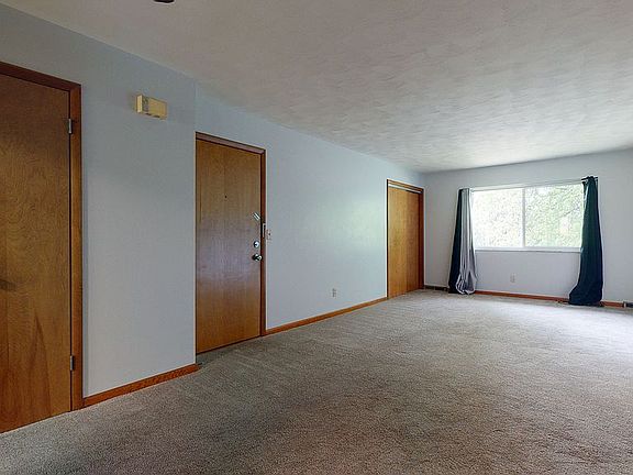 5th image of 3020 Carskaddon Ave