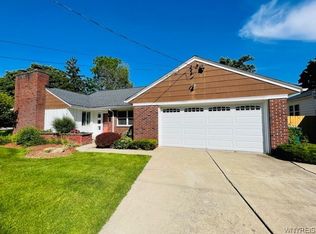 4643 Terrace Dr, Niagara Falls, NY 14305