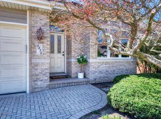 6436 Emerald Ct, Willowbrook, IL