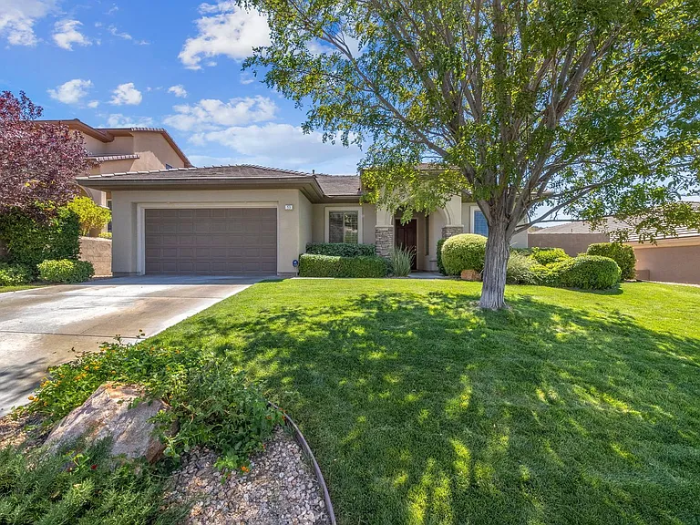 53 Stonemark Dr — Photo 1