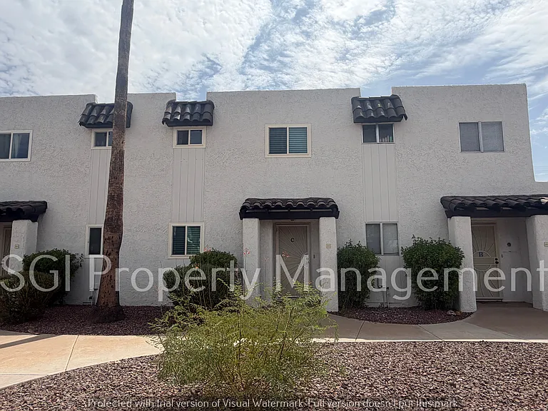 2415 N 71st St #C — Photo 2