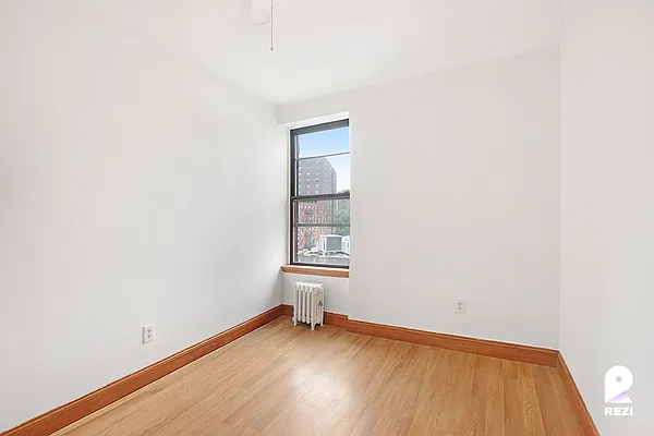 Rented by REZI | media 14