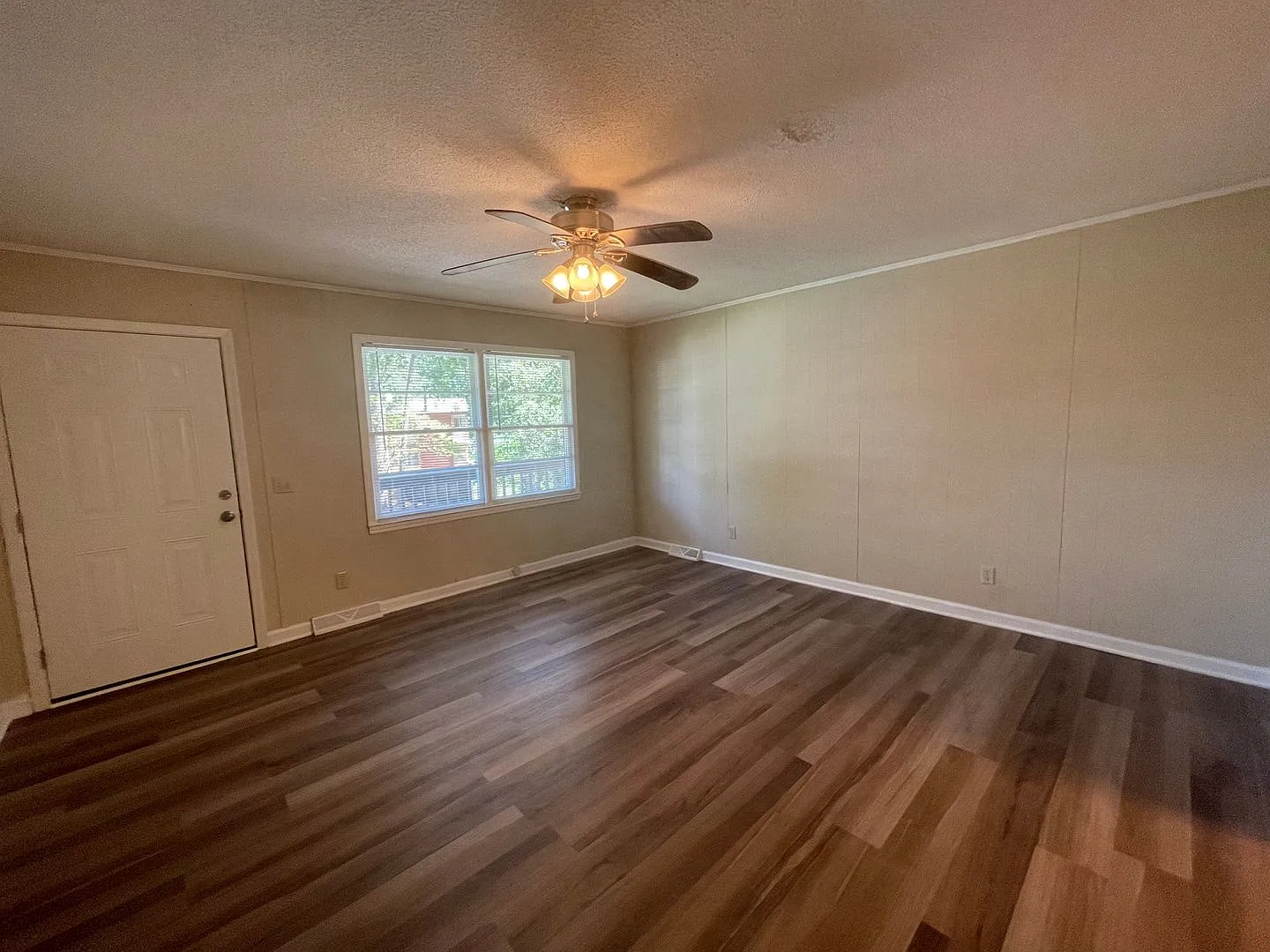 Newly Renovated 3 Bedroom Apartment in Clemson! — Photo 4
