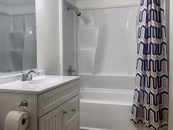 5th image of 51 NW Columbia Dr #107