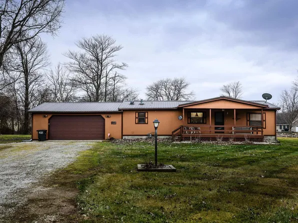 790 E 625 S, Wolcottville, IN 46795