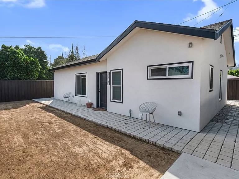 22434 Berdon St — Photo 3
