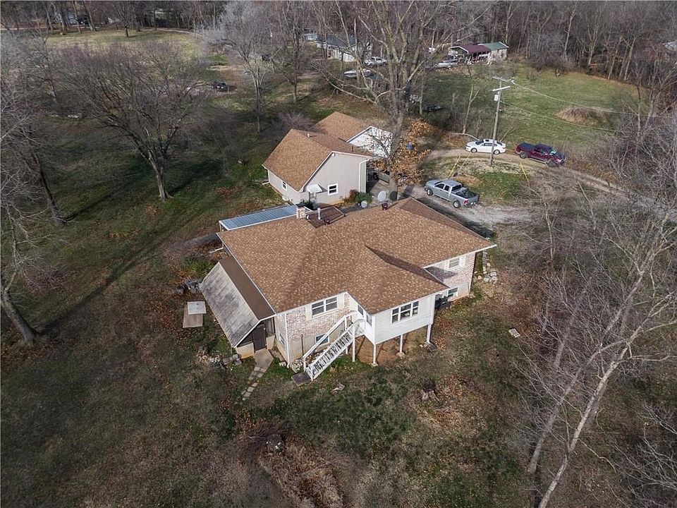 1st image of 610 Oak Ln