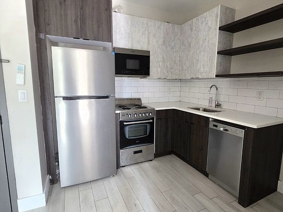 5th image of 1546 Brooklyn Ave #2B