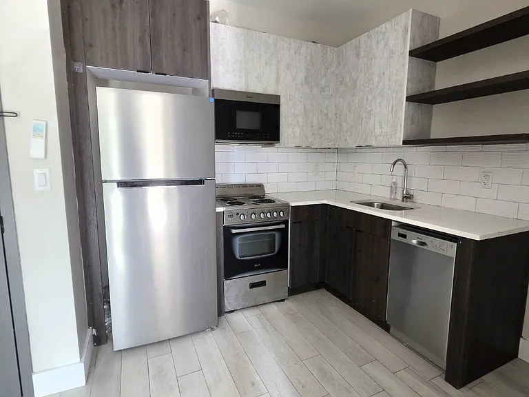 1546 Brooklyn Ave #2B — Photo 5