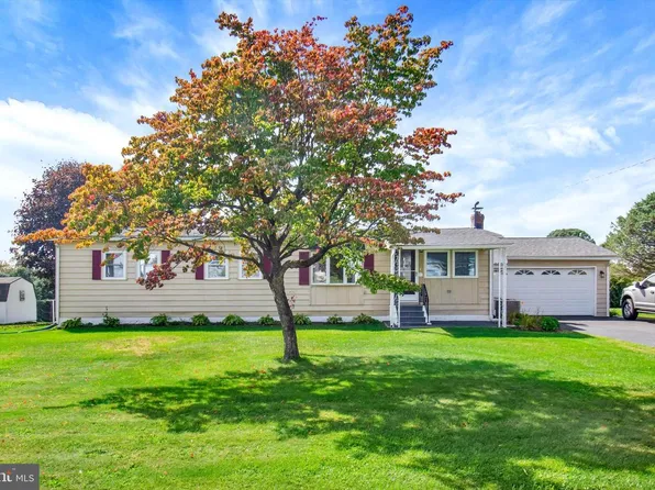 3574 Golden Key Rd, Kempton, PA 19529
