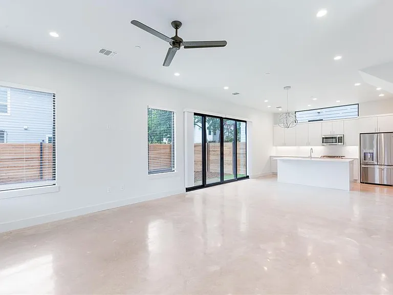 1116 Walton Ln #1 — Photo 2