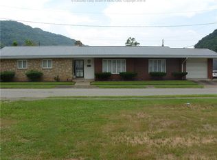 409 Monroe St, Montgomery, WV 25136