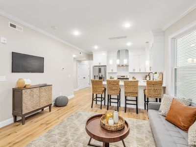 13 Monmouth St APT 2, Boston, MA, 02128