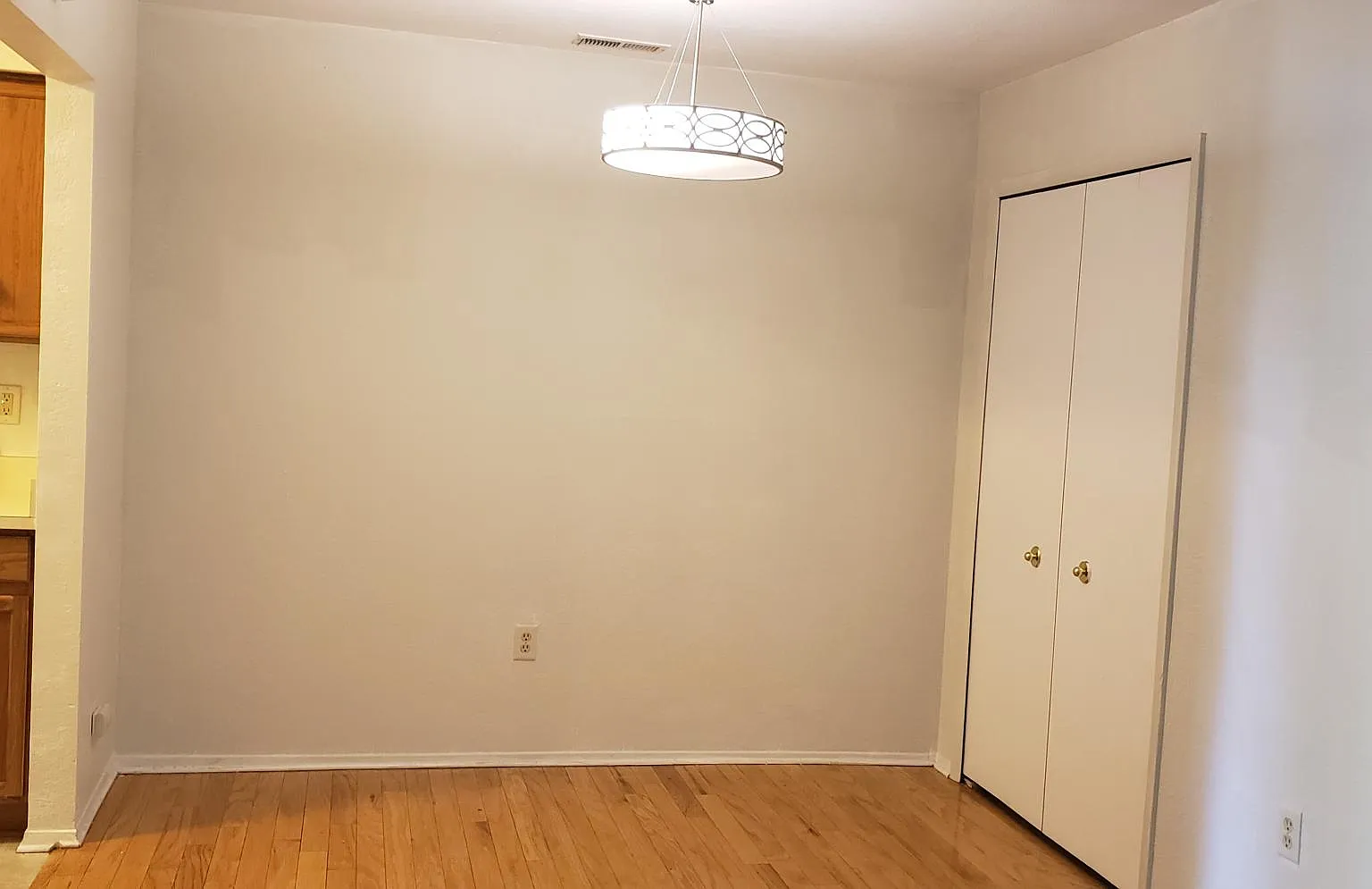 2 bed, 1041 sqft, $1,500 — Photo 3