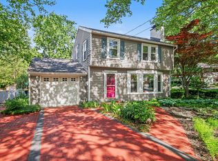 1047 Orchard Ave SE, East Grand Rapids, MI 49506