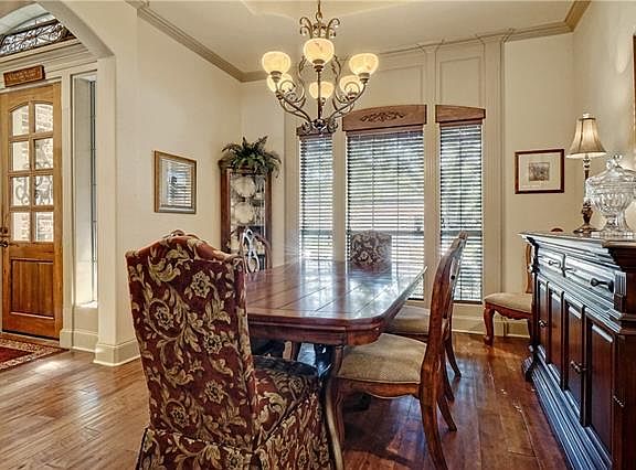 3rd image of 8352 Valley Oaks Dr