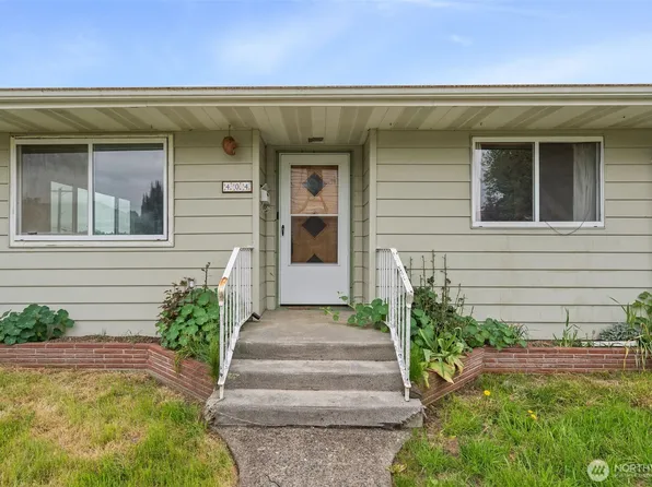 404 Eleventh Street, Raymond, WA 98577